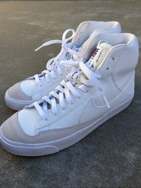 New Nike Blazer Mid '77 SE Dance High top Shoes Sneakers YOUTH SIZE 7 (7Y)